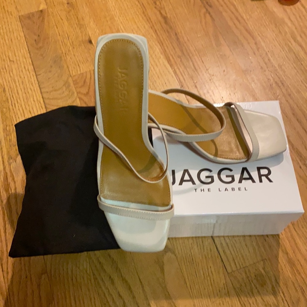 Brand NEW in box Jagger Square heels in cream